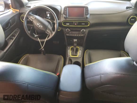 ✅ 2018 Hyundai Kona Ultimate • VIN: KM8K53A54JU094346 • Lot: 66888283. Wystawiony na Copart z przebiegiem 64 910 mil mil. Skorzystaj z bezpłatnego archiwum sprzedaży aukcyjnych z USA i zobacz szczegółowy raport historii pojazdu na DreamBid. Zdjęcie 8.