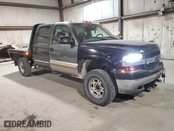 ✅ 2001 Chevrolet Silverado 2500HD • VIN: 1GCHK23181F128482 • Lot: 74553274. Wystawiony na Copart z przebiegiem Nie podano. Bezpłatny archiwum sprzedaży aukcyjnych z USA i szczegółowy raport historii pojazdu na DreamBid. Zdjęcie 4.