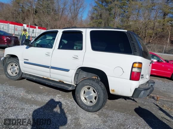 ✅ 2006 GMC Yukon SLT • VIN: 1GKEK13T36R120153 • Lot: 41592067. Listed on IAAI with 197,315 mi. Free auction sales archive from the USA and detailed vehicle history report at DreamBid. Image 3.