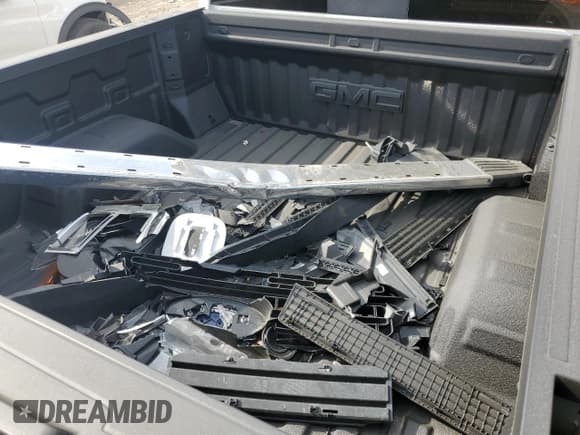 ✅ 2025 GMC Sierra 1500 Denali • VIN: 1GTUUGEL9SZ145702 • Лот: 48544805. Опубликован ранее на Copart с пробегом 242 миль. Бесплатный доступ к архиву аукционных продаж из США и подробный отчёт об истории автомобиля на DreamBid. Изображение 12.