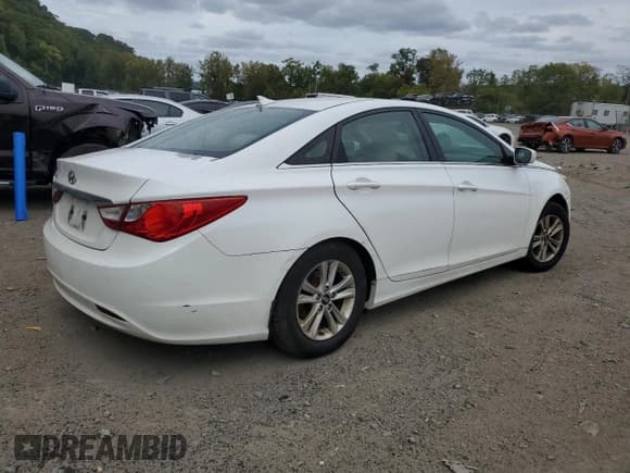 ✅ 2013 Hyundai Sonata GLS • VIN: 5NPEB4AC2DH577685 • Lot: 72003104. Listed on Copart with 157,640 mi. Free auction sales archive from the USA and detailed vehicle history report at DreamBid. Image 3.