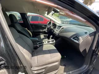 ✅ 2017 Chevrolet Cruze LS • VIN: 1G1BC5SM3H7159667 • Lot: 52473233. Listed on Copart with 99,000 mi. Free auction sales archive from the USA and detailed vehicle history report at DreamBid. Image 5.