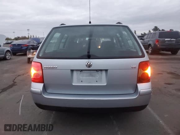 ✅ 2001 Volkswagen Passat GLX • VIN: WVWWH63B11E264156 • Lot: 93863465. Wystawiony na Copart z przebiegiem 150 380 mil. Bezpłatny archiwum sprzedaży aukcyjnych z USA i szczegółowy raport historii pojazdu na DreamBid. Zdjęcie 6.