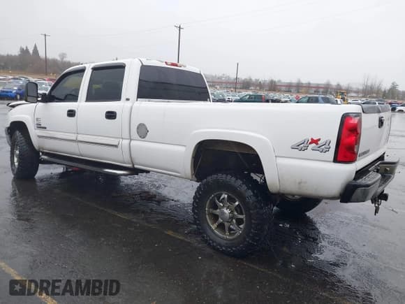 ✅ 2006 Chevrolet Silverado 2500HD LT1 • VIN: 1GCHK23D46F191371 • Лот: 41032500. Опубликован ранее на IAAI с пробегом Не указан. Бесплатный доступ к архиву аукционных продаж из США и подробный отчёт об истории автомобиля на DreamBid. Изображение 3.