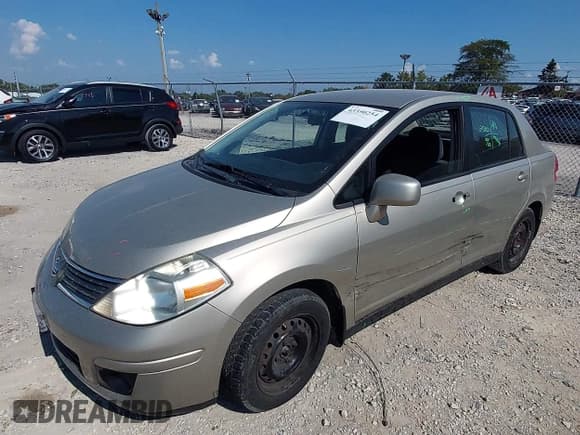 ✅ 2009 Nissan Versa SL • VIN: 3N1BC11E99L386596 • Lot: 43350254. Wystawiony na IAAI z przebiegiem 129 960 mil. Bezpłatny archiwum sprzedaży aukcyjnych z USA i szczegółowy raport historii pojazdu na DreamBid. Zdjęcie 2.