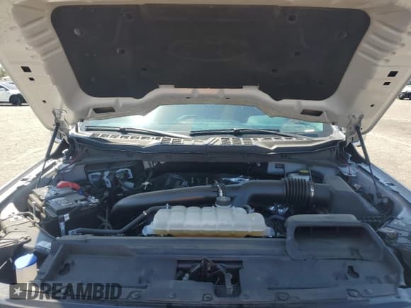 ✅ 2024 Ford F-150 XLT • VIN: 1FTEW3K88RKD32827 • Lot: 54170215. Wystawiony na Copart z przebiegiem 18 106 mil. Bezpłatny archiwum sprzedaży aukcyjnych z USA i szczegółowy raport historii pojazdu na DreamBid. Zdjęcie 11.