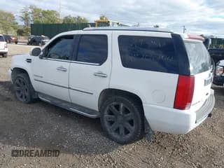 ✅ 2007 Cadillac Escalade • VIN: 1GYFK638X7R201624 • Лот: 43415715. Опубликован ранее на IAAI с пробегом Не указан. Бесплатный доступ к архиву аукционных продаж из США и подробный отчёт об истории автомобиля на DreamBid. Изображение 3.