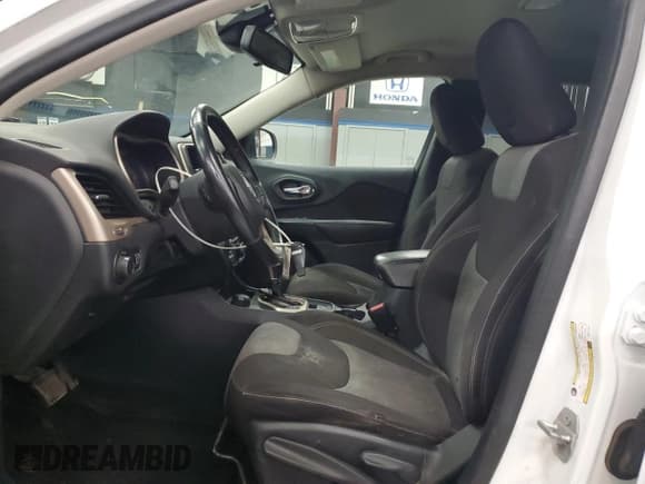 ✅ 2016 Jeep Cherokee Sport • VIN: 1C4PJMAB6GW157137 • Lot: 91812695. Listed on Copart with 183,044 mi. Free auction sales archive from the USA and detailed vehicle history report at DreamBid. Image 7.
