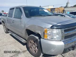 2010 Chevrolet Silverado 1500 LT with VIN 3GCRCSE0XAG103216, listed as a IAAI auction lot 43500782 with 199,707 mi miles and . Bid and sale history available at DreamBid. Image 1.