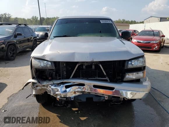 ✅ 2006 Chevrolet Silverado 1500 LT1 • VIN: 2GCEK13T961130173 • Lot: 69500414. Wystawiony na Copart z przebiegiem 195 532 mil mil. Skorzystaj z bezpłatnego archiwum sprzedaży aukcyjnych z USA i zobacz szczegółowy raport historii pojazdu na DreamBid. Zdjęcie 5.