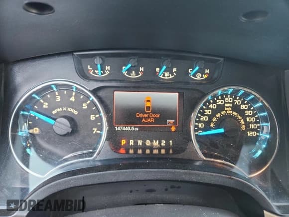 ✅ 2014 Ford F-150 XL • VIN: 1FTFW1ET5EKE87998 • Lot: 90270905. Listed on Copart with 147,446 mi. Free auction sales archive from the USA and detailed vehicle history report at DreamBid. Image 9.