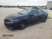 ✅ 2021 Toyota Camry SE • VIN: 4T1G11AK6MU418378 • Лот: 82553695. Опубликован ранее на Copart с пробегом 114 489 миль. Бесплатный доступ к архиву аукционных продаж из США и подробный отчёт об истории автомобиля на DreamBid. Изображение 1.