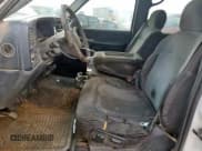 ✅ 2001 Chevrolet Silverado 2500HD LS • VIN: 1GCHK23U11F109606 • Lot: 66388275. Wystawiony na Copart z przebiegiem 189 342 mil. Bezpłatny archiwum sprzedaży aukcyjnych z USA i szczegółowy raport historii pojazdu na DreamBid. Zdjęcie 7.