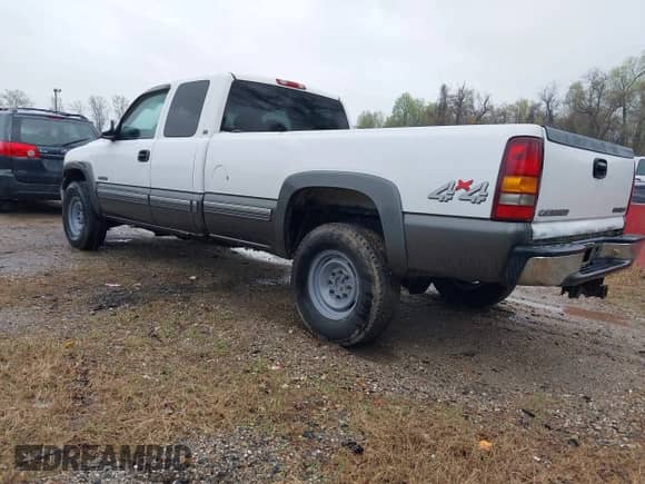 2000 Chevrolet Silverado 2500 LT с VIN 1GCGK29U5YE396273, выставлен на аукционе IAAI как лот 41957044 с пробегом 93 031 миль миль и . История ставок и продаж доступна на DreamBid. Изображение 3.