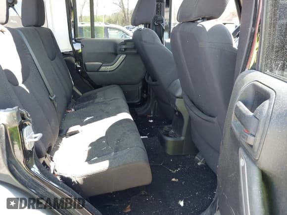 ✅ 2013 Jeep Wrangler Unlimited Sport • VIN: 1C4BJWDGXDL520081 • Lot: 41651841. Wystawiony na IAAI z przebiegiem 84 092 mil. Bezpłatny archiwum sprzedaży aukcyjnych z USA i szczegółowy raport historii pojazdu na DreamBid. Zdjęcie 8.