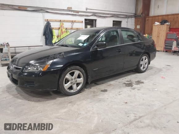 ✅ 2007 Honda Accord EX-L • VIN: 1HGCM65807A019396 • Lot: 42335720. Wystawiony na IAAI z przebiegiem 177 361 mil. Bezpłatny archiwum sprzedaży aukcyjnych z USA i szczegółowy raport historii pojazdu na DreamBid. Zdjęcie 17.
