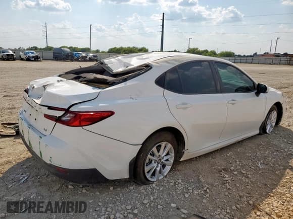 ✅ 2025 Toyota Camry LE • VIN: 4T1DAACK1SU179139 • Лот: 81591585. Опубликован ранее на Copart с пробегом 8 828 миль. Бесплатный доступ к архиву аукционных продаж из США и подробный отчёт об истории автомобиля на DreamBid. Изображение 3.
