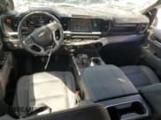 ✅ 2025 Chevrolet Silverado 1500 • VIN: 1GCUKDE84SZ166926 • Лот: 58424375. Опубликован ранее на Copart с пробегом 4 508 миль. Бесплатный доступ к архиву аукционных продаж из США и подробный отчёт об истории автомобиля на DreamBid. Изображение 8.