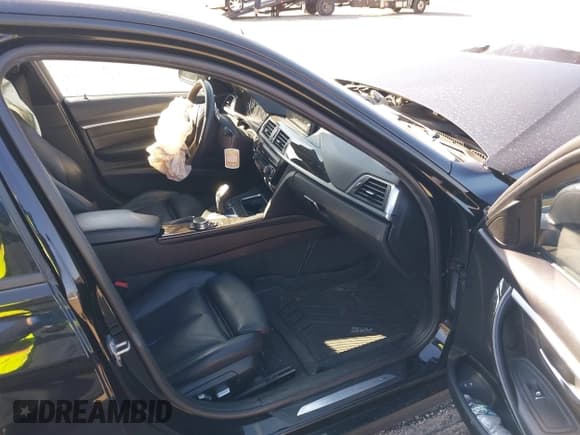 ✅ 2016 BMW 3 Series 328i xDrive • VIN: WBA8E3C57GK503131 • Lot: 42010423. Listed on IAAI with 71,844 mi. Free auction sales archive from the USA and detailed vehicle history report at DreamBid. Image 5.