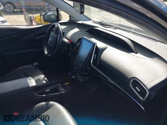 ✅ 2020 Toyota Prius LE • VIN: JTDKARFP5L3157783 • Lot: 43042872. Listed on IAAI with 139,968 mi. Free auction sales archive from the USA and detailed vehicle history report at DreamBid. Image 5.