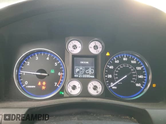 ✅ 2008 Lexus LX 570 • VIN: JTJHY00W384010961 • Lot: 92098555. Listed on Copart with 213,330 mi. Free auction sales archive from the USA and detailed vehicle history report at DreamBid. Image 9.