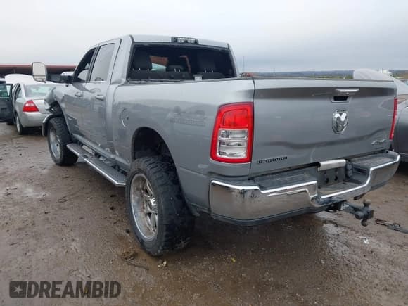 ✅ 2020 Ram 2500 Big Horn • VIN: 3C6UR5DL9LG287905 • Lot: 41204700. Listed on IAAI with 190,874 mi. Free auction sales archive from the USA and detailed vehicle history report at DreamBid. Image 3.