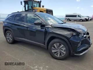 ✅ 2024 Hyundai Tucson Blue • VIN: KM8JBCD14RU213506 • Lot: 70726614. Wystawiony na Copart z przebiegiem 1 942 mil. Bezpłatny archiwum sprzedaży aukcyjnych z USA i szczegółowy raport historii pojazdu na DreamBid. Zdjęcie 4.