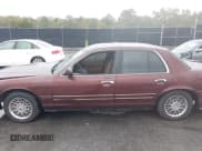 ✅ 2002 Ford Crown Victoria Standard • VIN: 2FAFP73WX2X160072 • Lot: 43537967. Wystawiony na IAAI z przebiegiem 115 591 mil. Bezpłatny archiwum sprzedaży aukcyjnych z USA i szczegółowy raport historii pojazdu na DreamBid. Zdjęcie 14.
