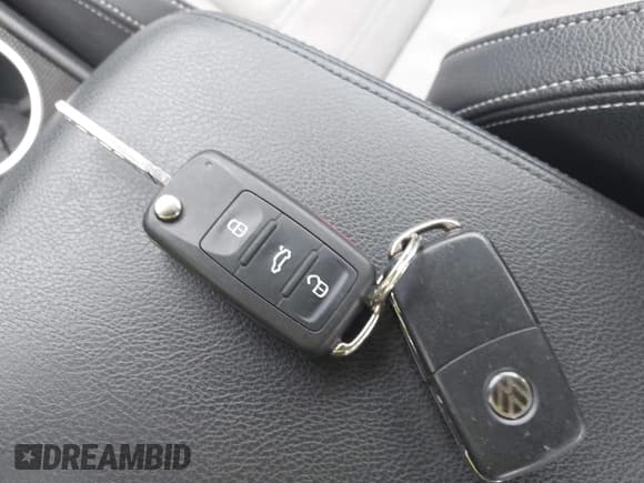 ✅ 2014 Volkswagen Passat SE • VIN: 1VWBT7A39EC097705 • Лот: 42447661. Опубликован ранее на IAAI с пробегом 72 607 миль. Бесплатный доступ к архиву аукционных продаж из США и подробный отчёт об истории автомобиля на DreamBid. Изображение 11.