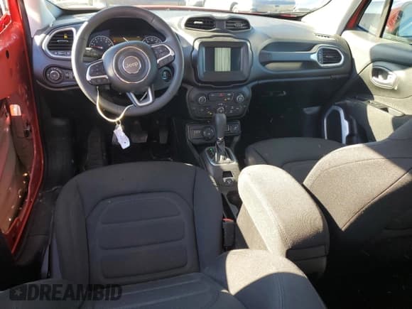 ✅ 2021 Jeep Renegade Latitude • VIN: ZACNJDBB7MPM50816 • Lot: 91048335. Wystawiony na Copart z przebiegiem 50 127 mil. Bezpłatny archiwum sprzedaży aukcyjnych z USA i szczegółowy raport historii pojazdu na DreamBid. Zdjęcie 8.
