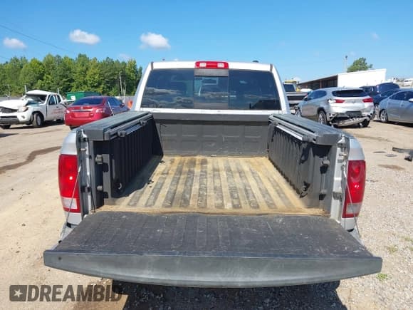 ✅ 2009 Dodge 1500 Laramie • VIN: 1D3HV13T09J522481 • Lot: 42885132. Wystawiony na IAAI z przebiegiem 247 603 mil. Bezpłatny archiwum sprzedaży aukcyjnych z USA i szczegółowy raport historii pojazdu na DreamBid. Zdjęcie 17.