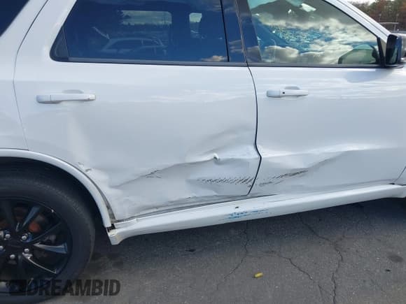 ✅ 2017 Dodge Durango GT • VIN: 1C4RDJDG2HC737610 • Lot: 43581299. Wystawiony na IAAI z przebiegiem 145 718 mil. Bezpłatny archiwum sprzedaży aukcyjnych z USA i szczegółowy raport historii pojazdu na DreamBid. Zdjęcie 6.