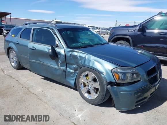 2005 Dodge Magnum SE with VIN 2D4FV48V05H613891, listed as a IAAI auction lot 41607076 with 116,172 mi miles and . Bid and sale history available at DreamBid. Image 1.