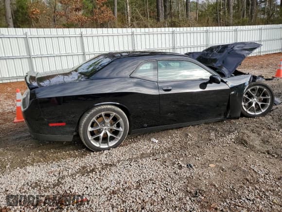 ✅ 2022 Dodge Challenger GT • VIN: 2C3CDZJGXNH164106 • Lot: 70738582. Wystawiony na Copart z przebiegiem 7 836 mil. Bezpłatny archiwum sprzedaży aukcyjnych z USA i szczegółowy raport historii pojazdu na DreamBid. Zdjęcie 3.