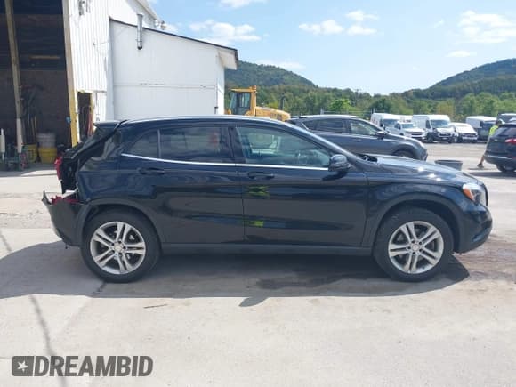 ✅ 2017 Mercedes-Benz GLA 250 • VIN: WDCTG4GB5HJ350960 • Lot: 43183934. Wystawiony na IAAI z przebiegiem 110 611 mil. Bezpłatny archiwum sprzedaży aukcyjnych z USA i szczegółowy raport historii pojazdu na DreamBid. Zdjęcie 13.