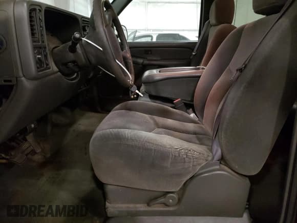 ✅ 2004 Chevrolet Silverado 1500 Z71 • VIN: 2GCEK19T341378472 • Лот: 76484544. Опубликован ранее на Copart с пробегом 254 892 миль. Бесплатный доступ к архиву аукционных продаж из США и подробный отчёт об истории автомобиля на DreamBid. Изображение 7.