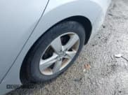 ✅ 2013 Hyundai Elantra GLS • VIN: 5NPDH4AE2DH338892 • Lot: 43584264. Wystawiony na IAAI z przebiegiem 154 110 mil. Bezpłatny archiwum sprzedaży aukcyjnych z USA i szczegółowy raport historii pojazdu na DreamBid. Zdjęcie 12.