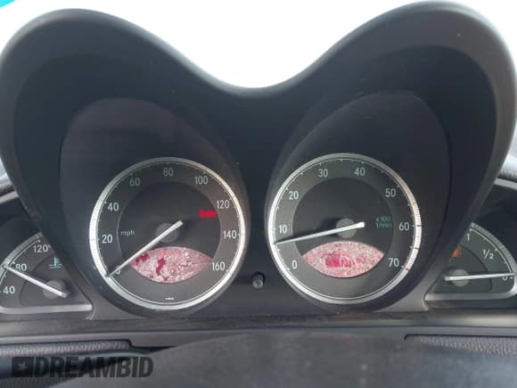 ✅ 2004 Mercedes-Benz SL 500 • VIN: WDBSK75F24F082193 • Lot: 43918943. Wystawiony na IAAI z przebiegiem Nie podano. Bezpłatny archiwum sprzedaży aukcyjnych z USA i szczegółowy raport historii pojazdu na DreamBid. Zdjęcie 7.