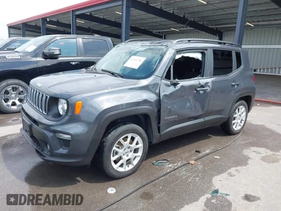 ✅ 2023 Jeep Renegade Latitude • VIN: ZACNJDB12PPP60786 • Lot: 42414781. Wystawiony na IAAI z przebiegiem 61 473 mil. Bezpłatny archiwum sprzedaży aukcyjnych z USA i szczegółowy raport historii pojazdu na DreamBid. Zdjęcie 2.