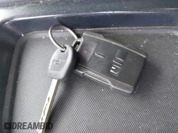 ✅ 2019 Chevrolet Silverado 1500 LT • VIN: 2GCRCPEC1K1108399 • Lot: 42600366. Wystawiony na IAAI z przebiegiem 81 617 mil. Bezpłatny archiwum sprzedaży aukcyjnych z USA i szczegółowy raport historii pojazdu na DreamBid. Zdjęcie 11.