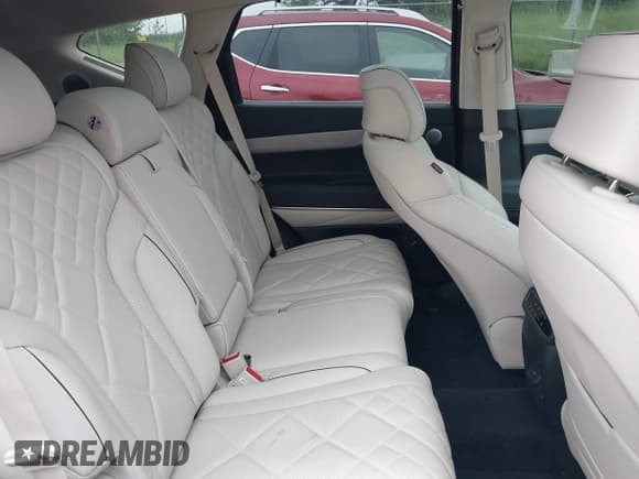 ✅ 2025 Genesis GV80 Prestige • VIN: KMUHEESC5SU239383 • Lot: 42286176. Wystawiony na IAAI z przebiegiem 8 795 mil. Bezpłatny archiwum sprzedaży aukcyjnych z USA i szczegółowy raport historii pojazdu na DreamBid. Zdjęcie 8.