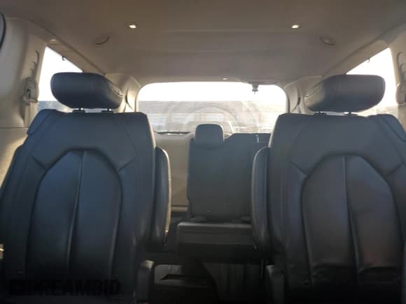 ✅ 2020 Chrysler Pacifica Touring L • VIN: 2C4RC1BG6LR115677 • Lot: 61946205. Listed on Copart with 74,950 mi. Free auction sales archive from the USA and detailed vehicle history report at DreamBid. Image 10.