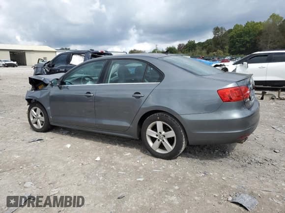 ✅ 2013 Volkswagen Jetta TDI w/Premium/Nav • VIN: 3VWLL7AJ0DM365492 • Lot: 85864835. Wystawiony na Copart z przebiegiem 162 918 mil. Bezpłatny archiwum sprzedaży aukcyjnych z USA i szczegółowy raport historii pojazdu na DreamBid. Zdjęcie 2.