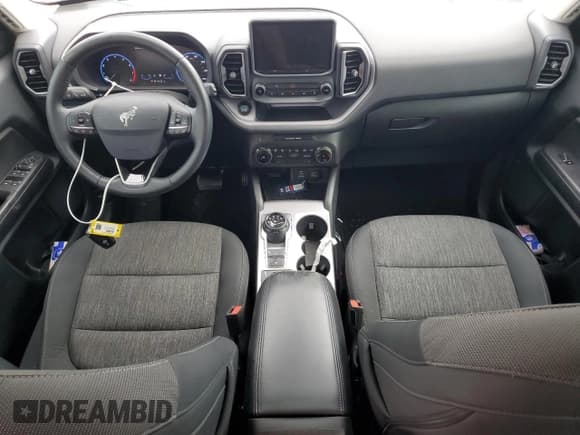 ✅ 2023 Ford Bronco Sport Big Bend • VIN: 3FMCR9B64PRD06245 • Lot: 84643305. Wystawiony na Copart z przebiegiem 26 422 mil. Bezpłatny archiwum sprzedaży aukcyjnych z USA i szczegółowy raport historii pojazdu na DreamBid. Zdjęcie 8.