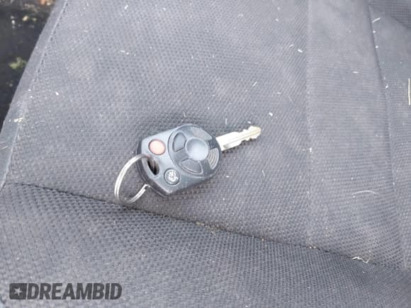 ✅ 2009 Ford Escape XLT • VIN: 1FMCU03709KA93125 • Lot: 43250805. Listed on IAAI with 197,683 mi. Free auction sales archive from the USA and detailed vehicle history report at DreamBid. Image 11.