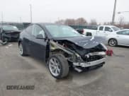 ✅ 2024 Tesla Model Y Long Range • VIN: 7SAYGDEE9RA265508 • Lot: 43685983. Wystawiony na IAAI z przebiegiem 33 217 mil. Bezpłatny archiwum sprzedaży aukcyjnych z USA i szczegółowy raport historii pojazdu na DreamBid. Zdjęcie 1.