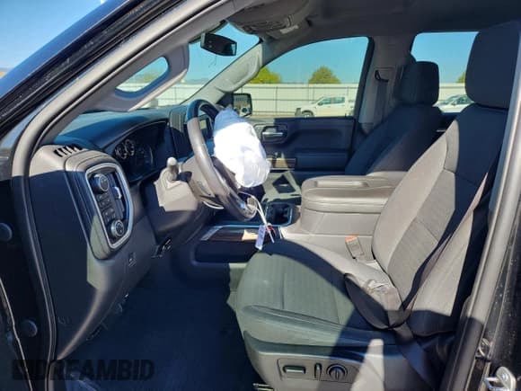 ✅ 2020 Chevrolet Silverado 1500 RST • VIN: 3GCUYEED7LG114208 • Lot: 85761795. Listed on Copart with 84,666 mi. Free auction sales archive from the USA and detailed vehicle history report at DreamBid. Image 7.