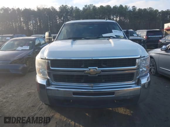 ✅ 2007 Chevrolet Silverado 2500HD 1LT • VIN: 1GCHC23K97F566426 • Lot: 43831242. Wystawiony na IAAI z przebiegiem 249 118 mil. Bezpłatny archiwum sprzedaży aukcyjnych z USA i szczegółowy raport historii pojazdu na DreamBid. Zdjęcie 12.