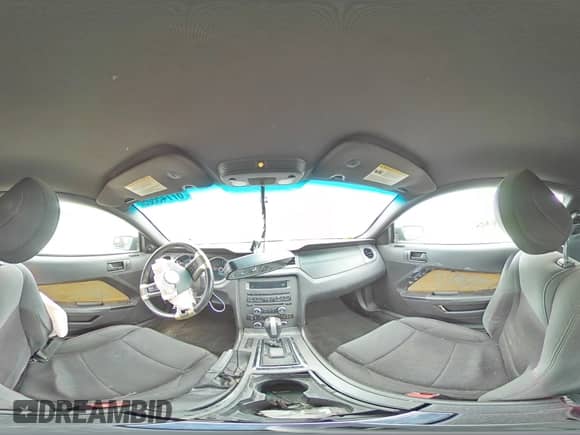 2014 Ford Mustang V6 с VIN 1ZVBP8AM8E5288250, выставлен на аукционе Copart как лот 67745805 с пробегом 135 403 миль миль и Списание • Salvage title. История ставок и продаж доступна на DreamBid. Изображение 14.