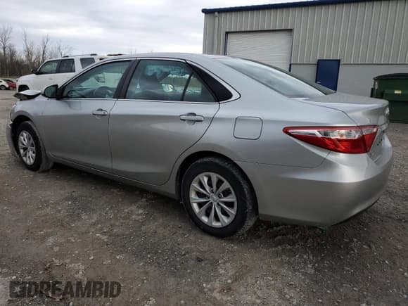 ✅ 2016 Toyota Camry LE • VIN: 4T4BF1FK5GR564253 • Лот: 91554055. Опубликован ранее на Copart с пробегом 137 747 миль. Бесплатный доступ к архиву аукционных продаж из США и подробный отчёт об истории автомобиля на DreamBid. Изображение 2.